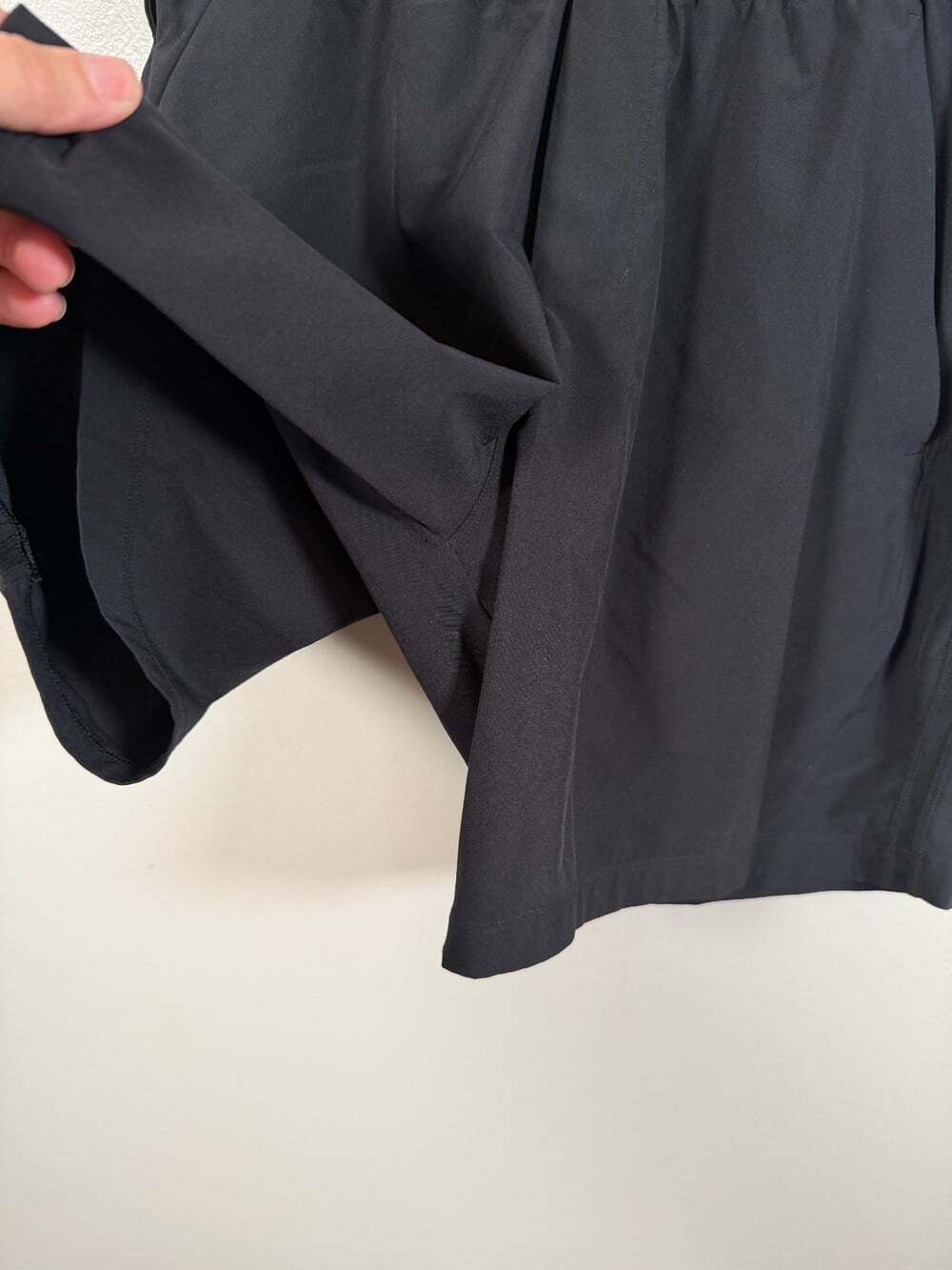 Lululemon Pace Breaker Linerless Short 7" Mens Size Small Black Athletic Active - Picture 6 of 9